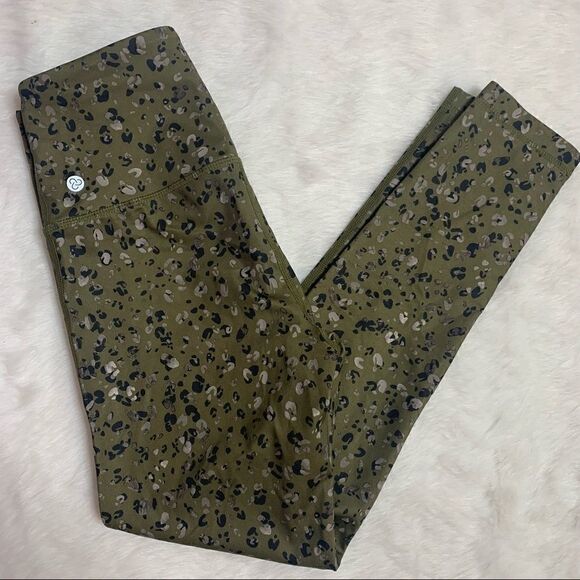 Zella Ultra High Waist Ankle Leggings Green Cheetah Print Womens Size Small - Picture 1 of 8